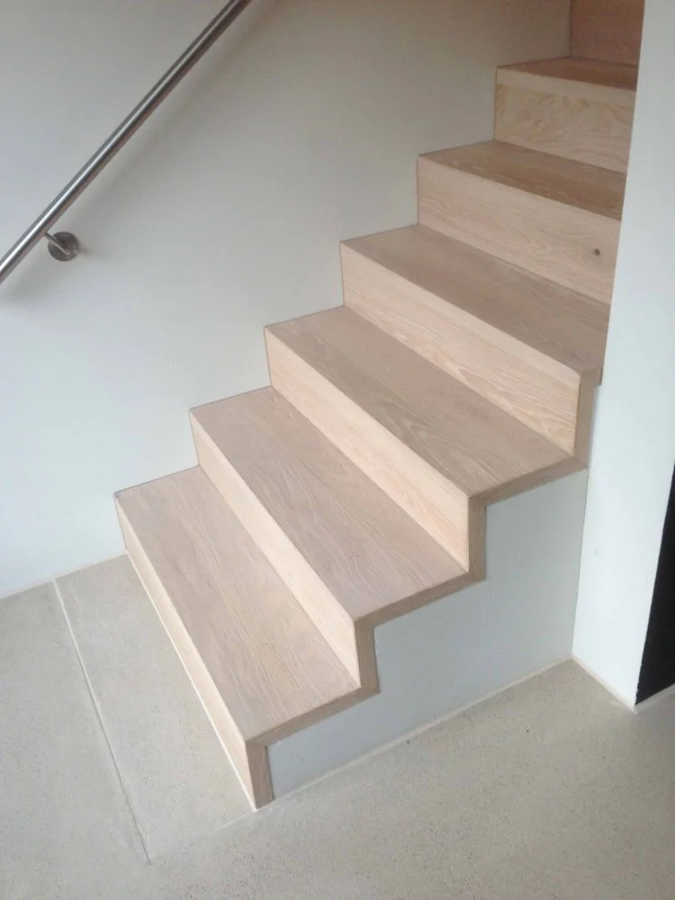 Treppe mit Holzboden