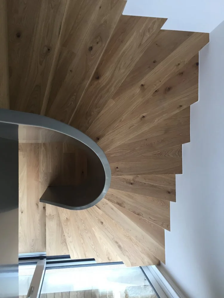 Treppe mit Holzboden